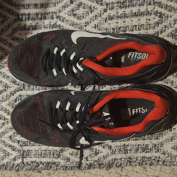 Nike Sneakers - Picture 1 of 4